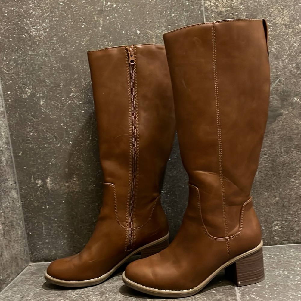 Fall brown boots